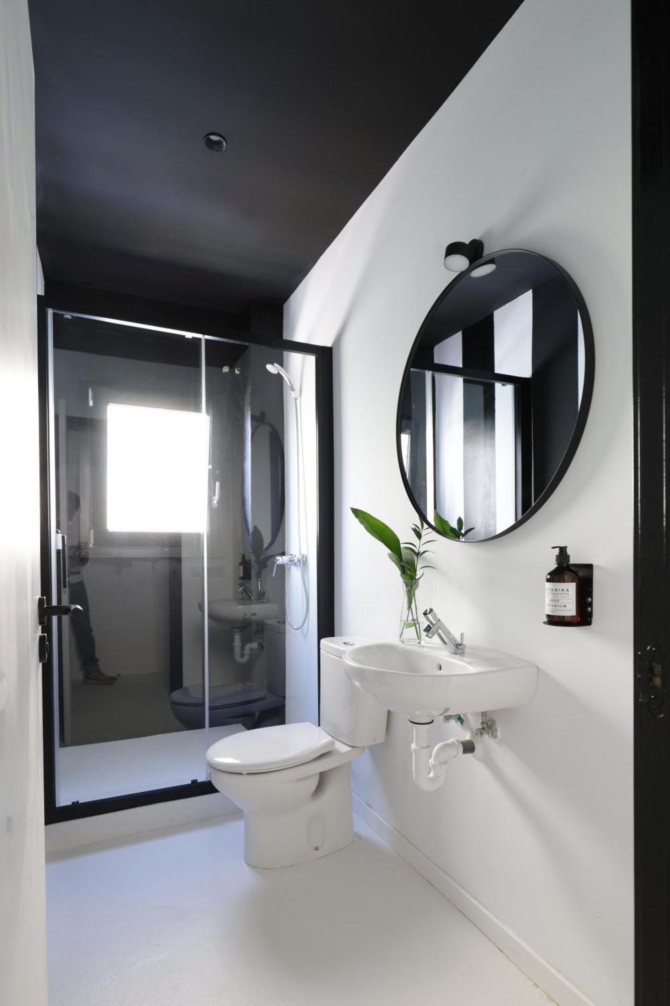Black And White Hostel Palamós Extérieur photo